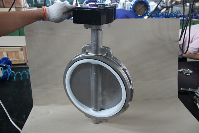 Válvula de mariposa de la oblea del asiento de PTFE del cuerpo de acero inoxidable CF8M SS316