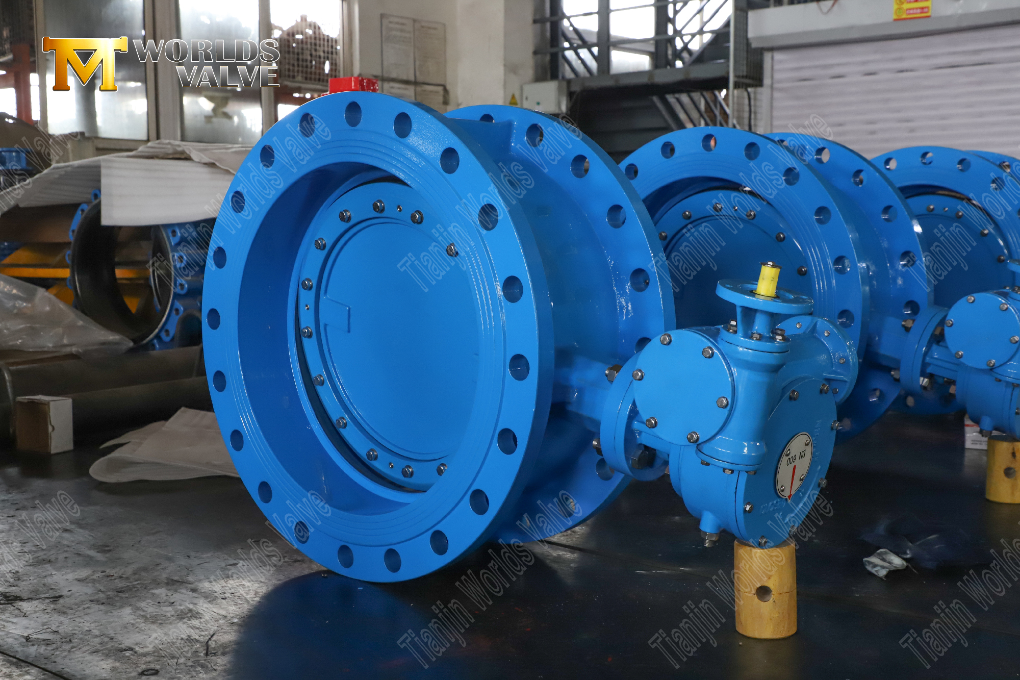 V&aacute;lvula de mariposa PN25 doble desplazamiento con bridas dobles y operador de engranaje-3 (1)